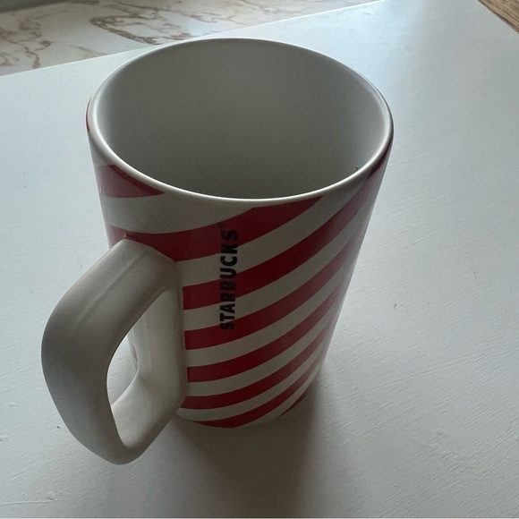Starbucks Coff Mug 2018 Holiday Collection Red and White Candy Striped 12oz - Picture 3 of 7